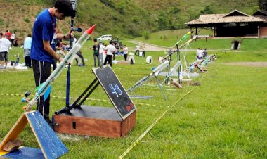 Jornada reúne estudantes de todo o Brasil em competição de foguetes
