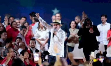 PT Formaliza Candidatura de Lula à Presidência em Convenção Nacional