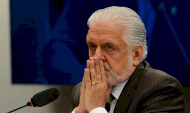 Jaques Wagner se recusa a entregar senhas de celulares à Polícia Federal