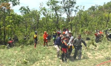 Motociclista é resgatado de helicóptero após cair em trilha em Mato Grosso