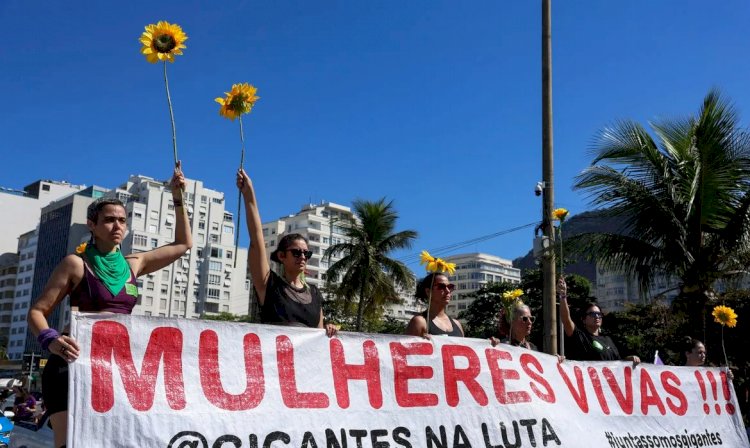 Movimento Levante Mulheres Vivas Realiza Manifestações em Todo o País em Defesa de Projeto na Câmara