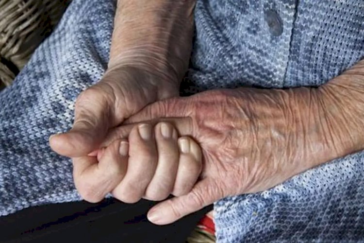 Idosa de 71 anos conquista anulação de empréstimos fraudulentos e indenização por danos morais