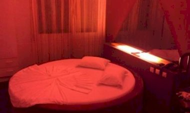 Cliente é espancado e roubado por travestis após orgia em motel de Barra do Garças