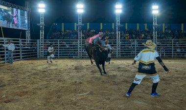 Rodeio, show e outros eventos movimentam segundo dia da Exponovo