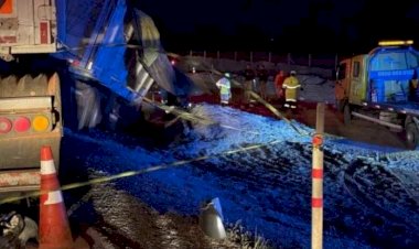 Ônibus de viagem bate em carreta e 11 morrem em rodovia de MT – Vídeo
