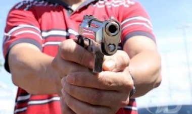 Caminhoneiro é perseguido por e tem veículo alvejado na BR-158, em Vila Rica