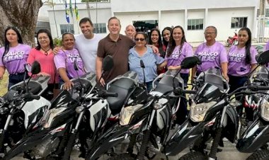Dr. Eugênio entrega 21 motos a agentes comunitários de saúde, em São Félix do Araguaia