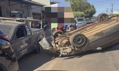 Motorista perde controle de Corolla, atinge dois veículos estacionados e é suspeito de dirigir embriagado em Nova Xavantina
