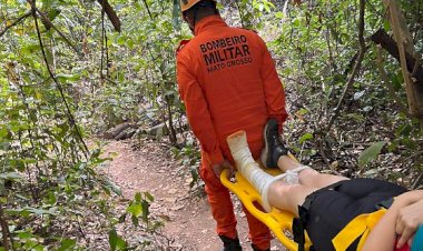 Mulher fratura a perna durante trilha e é resgatada pelo Corpo de Bombeiros, em Barra do Garças