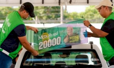 Primeiro ato de campanha de Max reúne mais de 700 carros em adesivaço