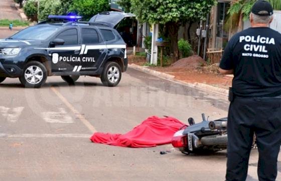 Caminhoneiro invade preferencial, mata motociclista e foge em MT