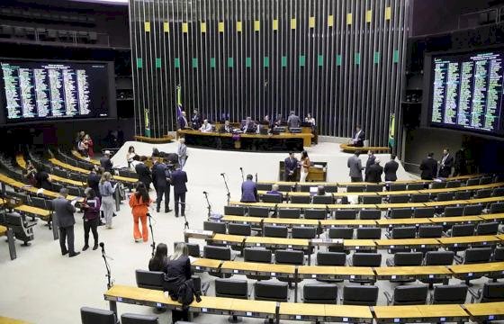 Câmara aprova aumento no número de deputados; MT ganha 2