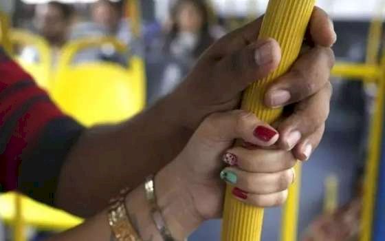 Homem é preso por ejacular em mulher dentro de ônibus em Cuiabá