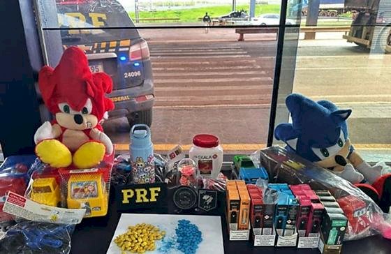 PRF flagra menor com drogas escondidas em ursinho de pelúcia