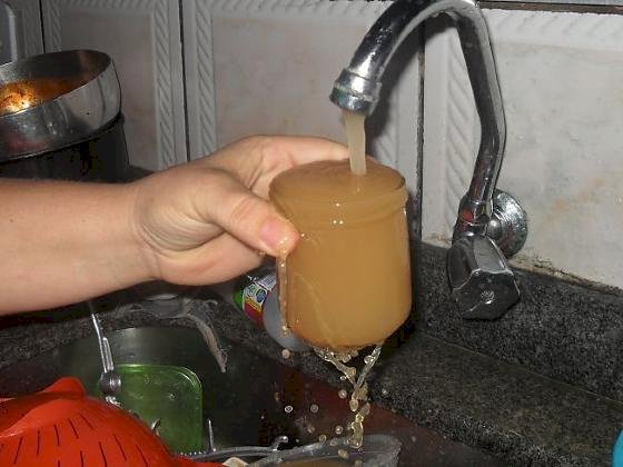 AGIRF notifica concessionária por ''água barrenta' e empresa poderá limpar caixas d'agua em Barra do Garças
