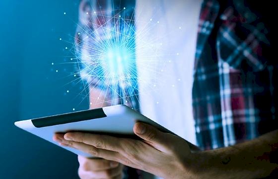 Profissões ligadas à inteligência artificial ganham espaço e podem pagar mais de R$ 80 mil por mês