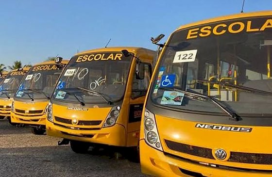Adelcino defende ar-condicionado obrigatório em novos ônibus escolares adquiridos pelo Estado